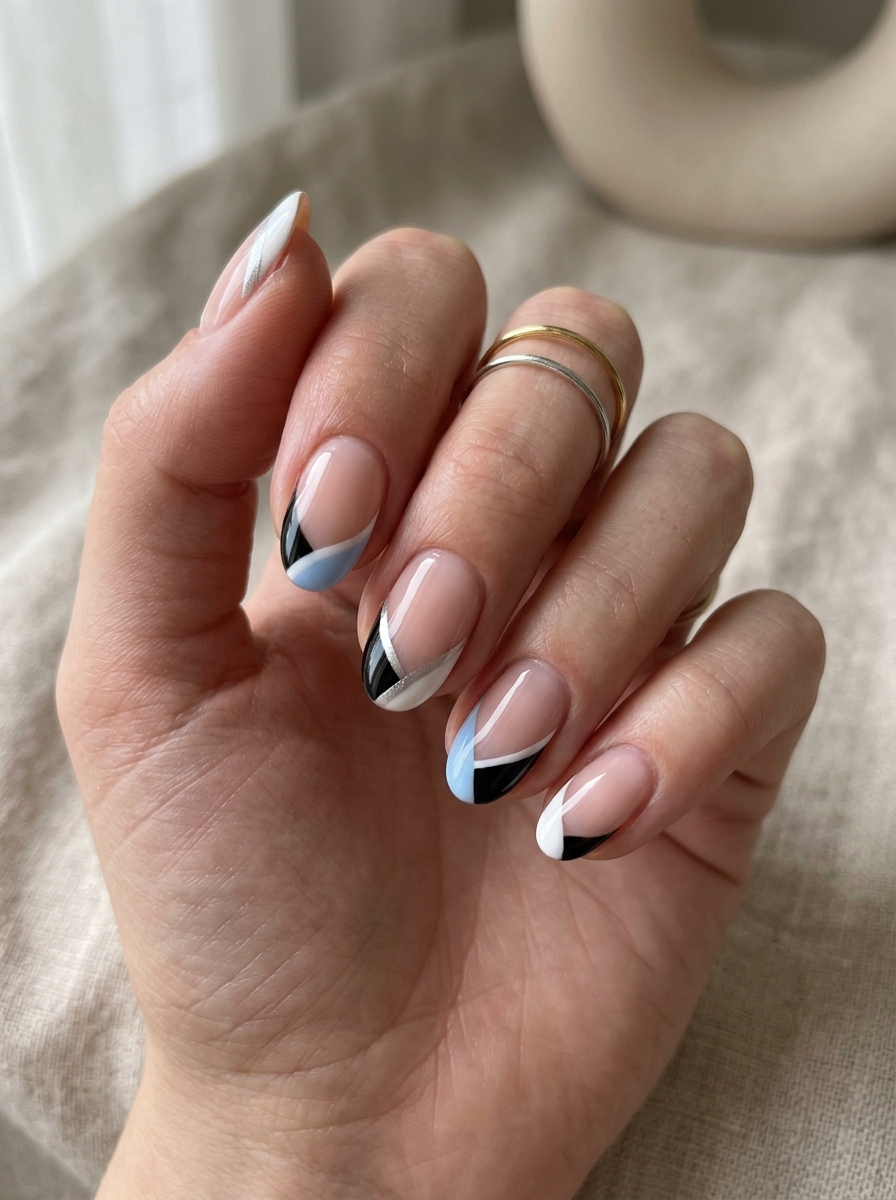 Abstract French Nails als Cool Nails Inspiration 2026